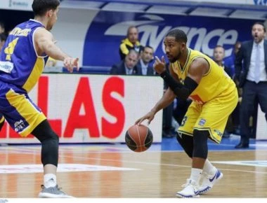 Φορμαρισμένο το Περιστέρι - Νίκη επί του Λαυρίου